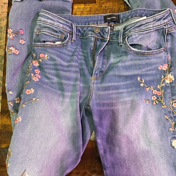 Driftwood Kelly Jeans with Cherry Blossoms size 29 - Picture 5 of 7
